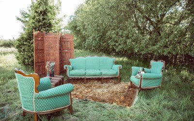 Hire our beautiful vintage ​and boho seating areas which are perfect for photoshoots, baby showers or chill out areas to rest your tired dancing feet. The chic low seating area is ideal for a hen do, gathering or an intimate wedding. Also great for photo opportunities!