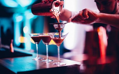 Dan making espresso martinis in NYC