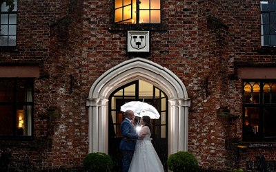 Wedding photos in the rain 