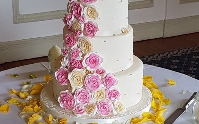 Sugar rose wedding cake