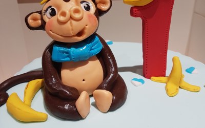 Monkey cake topper