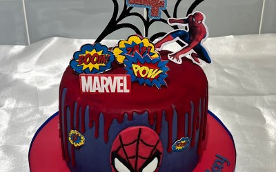 Spider-Man drip cake 