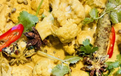 Malaysian cauliflower + lentil curry VE