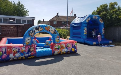 bouncy bouncy boo castle hire