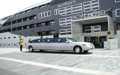 Car Stretched Limousine (Corporate)