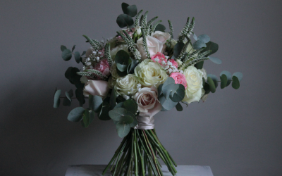 Bridal Bouquet - Pink & White Handtie