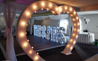 8ft LED Love Arch