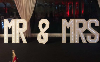 4ft MR & MRS and LOVE letters, use indoors or outdoors