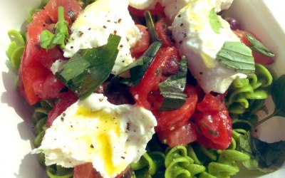 Spinach fusilli salad with marinated beef and sussex tomatoes, peranzanar purple olives and mozzarella