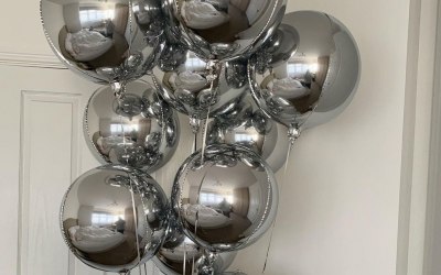 Silver chrome helium balloons 