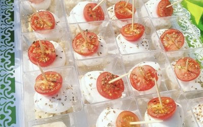 Starters: mozzarelline con pomodorini