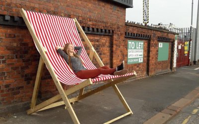 GIANT DECK CHAIR