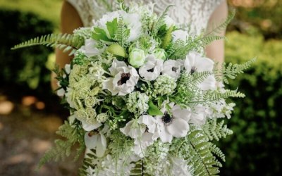 Everlasting boho bridal bouquet, with ferns and meadow flowers.