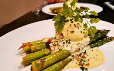 Shallots garlic butter asparagus with poached egg and herbed hollandaise 