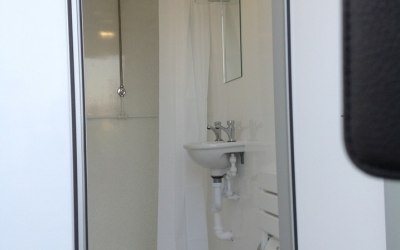 Luxury 4-Bay Shower interior