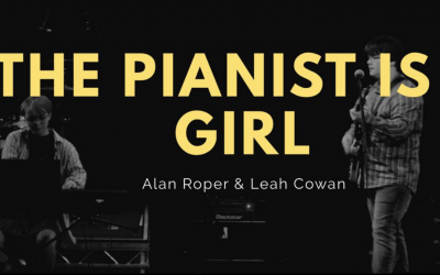 The Pianist Is a Girl 1