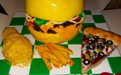 All Edible Cheese Burger Cake, Buns are made With Almond Cake, Burger Meat Made From Rice Crispy Treats, Burger Sauce Made From Buttercream, Onions Etc From Findant. Chicken Drumstick From Almond cake and Flakes, Pizza From Almond Cake, Fondant, Buttercream & Sweets #alledible