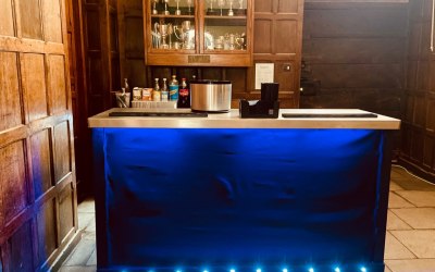 Black/stainless steel counter bar