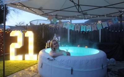 Backyard Bubbles - Hot Tub Hire 1