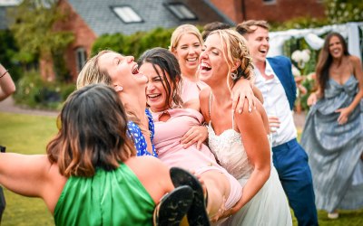 Bouquet toss