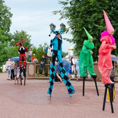 Stilt Walkers Hire