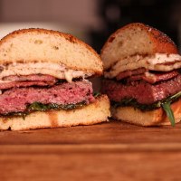 PROPER JUICY BURGERS Rad Beef with all the twimmings :)