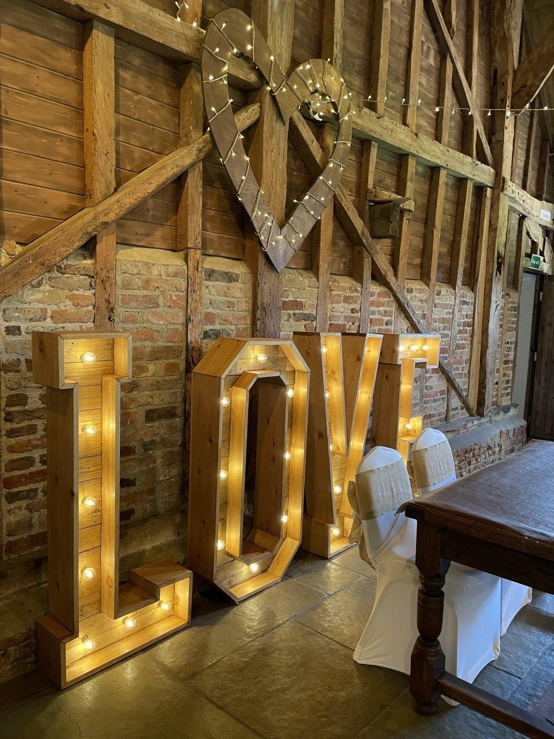 Plan your perfect rustic wedding