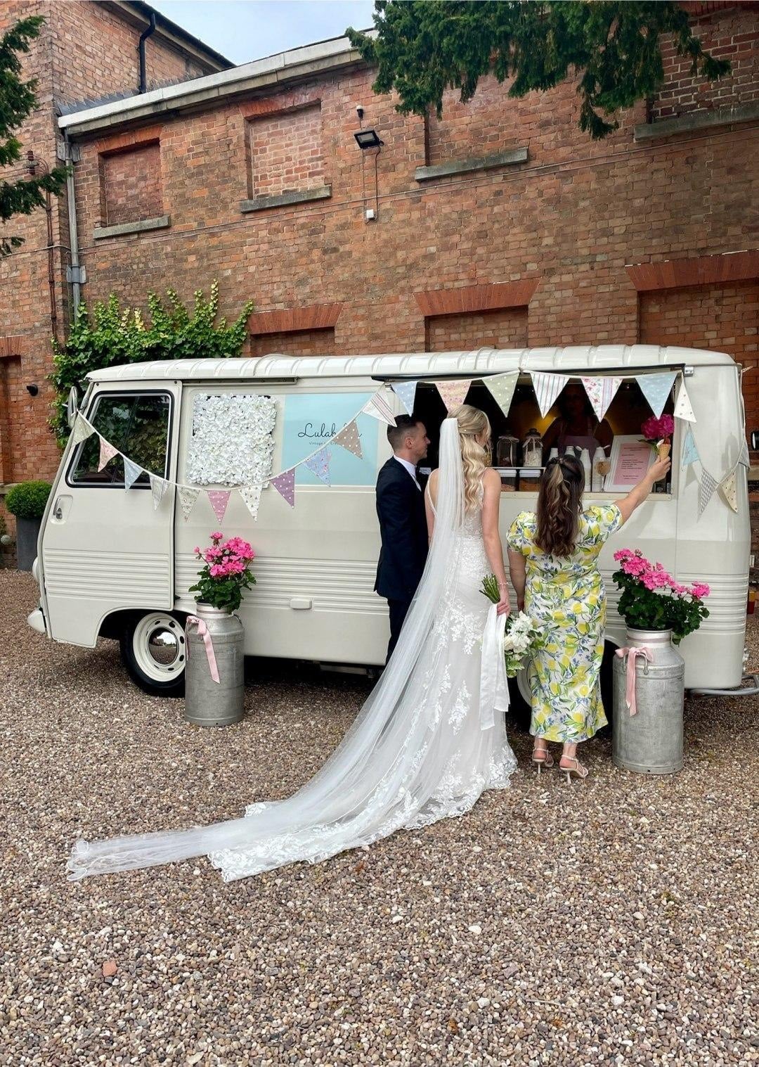 Plan your charming vintage wedding