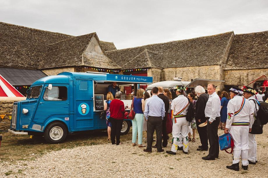 Wedding, private and corporate event caterer specialising in hand prepared beer battered fish and chips, gourmet burgers and more. Serving Oxfordshire and the South East of England.