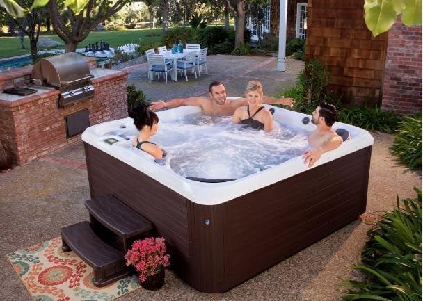 We are Glasgow and the West's number 1 Hot Tub Hire company servicing central Scotland and beyond.  We have a range of tubs and packages to choose from and tailor our services to meet the needs of our customers.