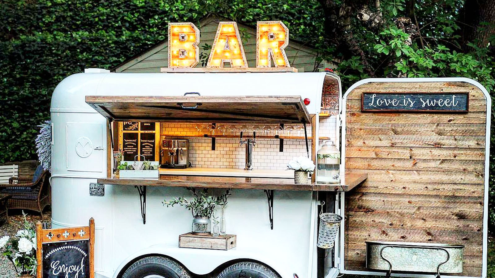 Every party needs a good bar! If you love to shake things up, you bring the drinks and we'll find you the perfect events to take your mobile bar to the next level.