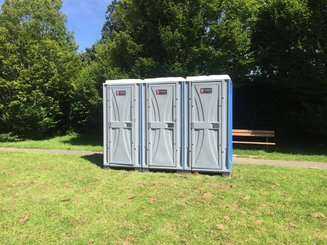 Truloo is one of the UK's leading toilet hire companies providing mobile luxury portable toilets.