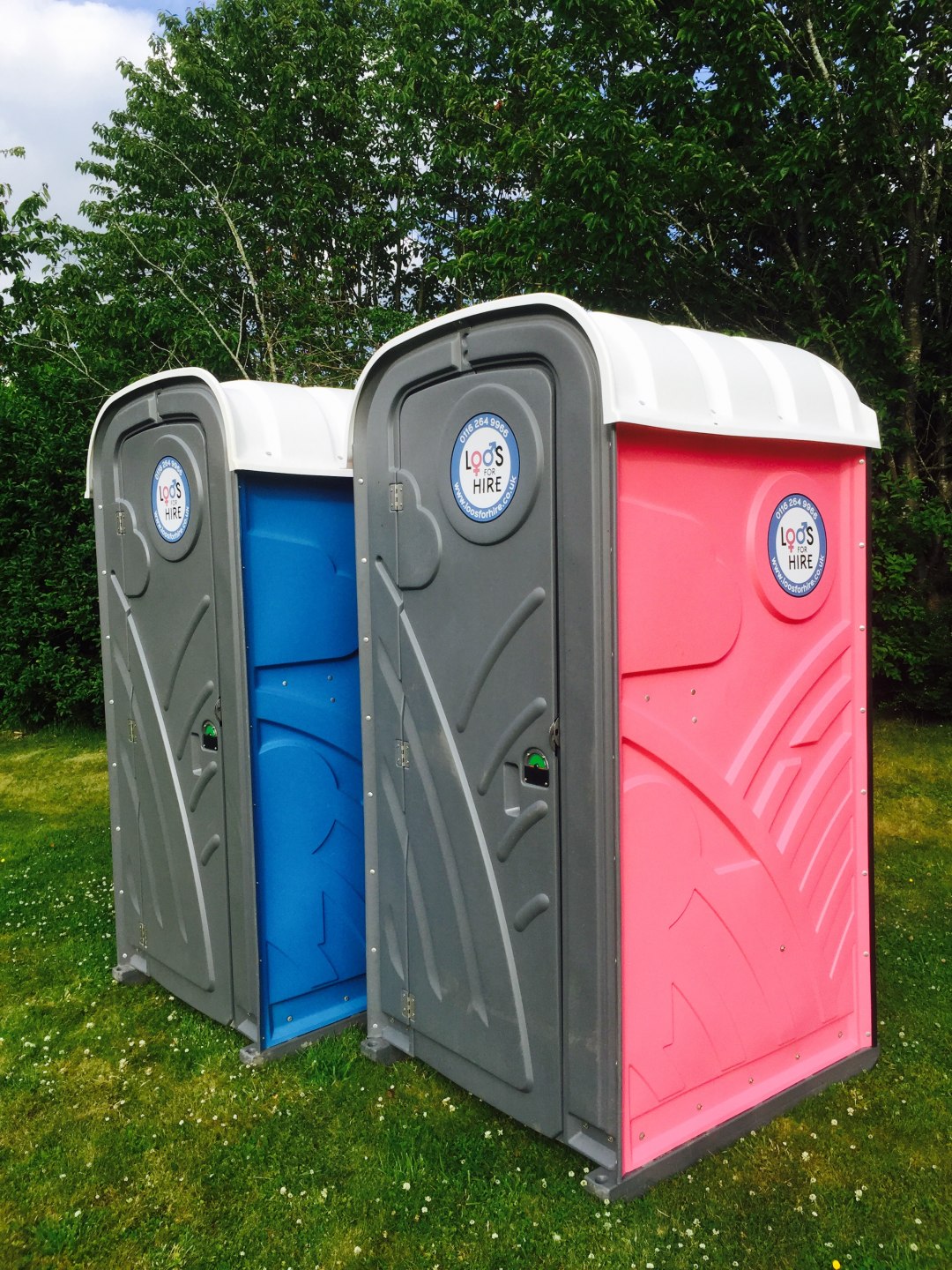 Loos for Hire provide portable toilet hire and luxury toilet hire in Leicestershire, Northamptonshire and Warwickshire.